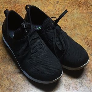 Kuru Pivot lace up elastic support shoes